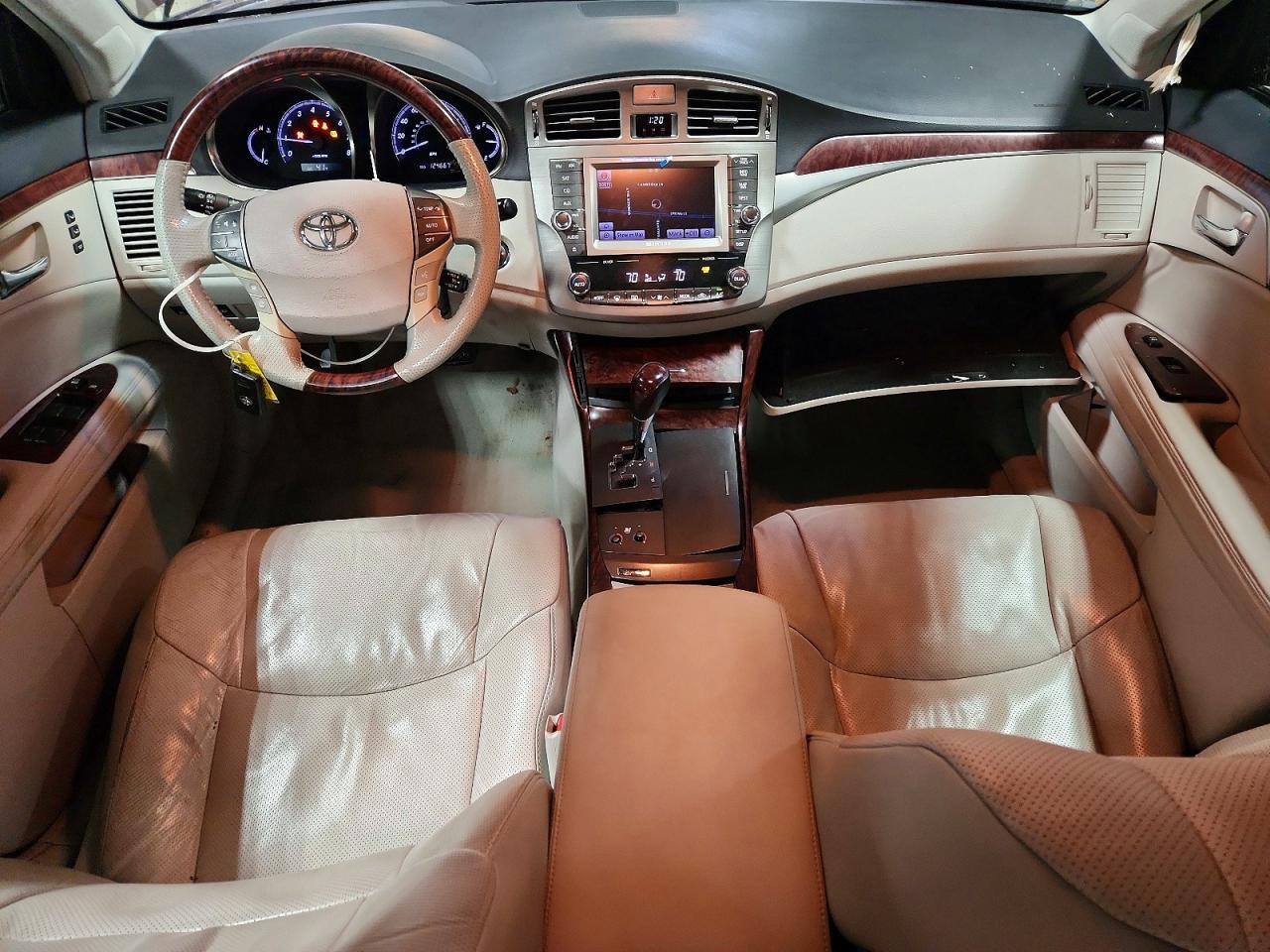 2011 TOYOTA Avalon