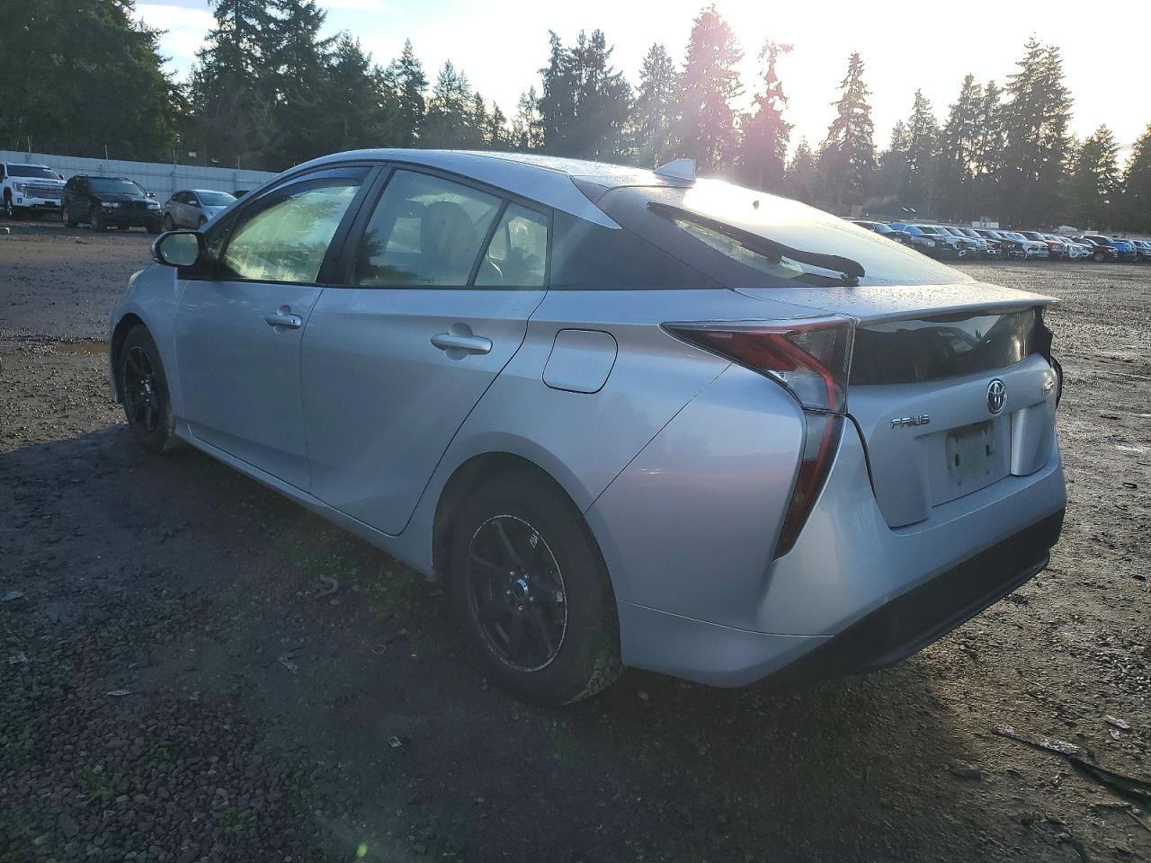 2016 TOYOTA PRIUS