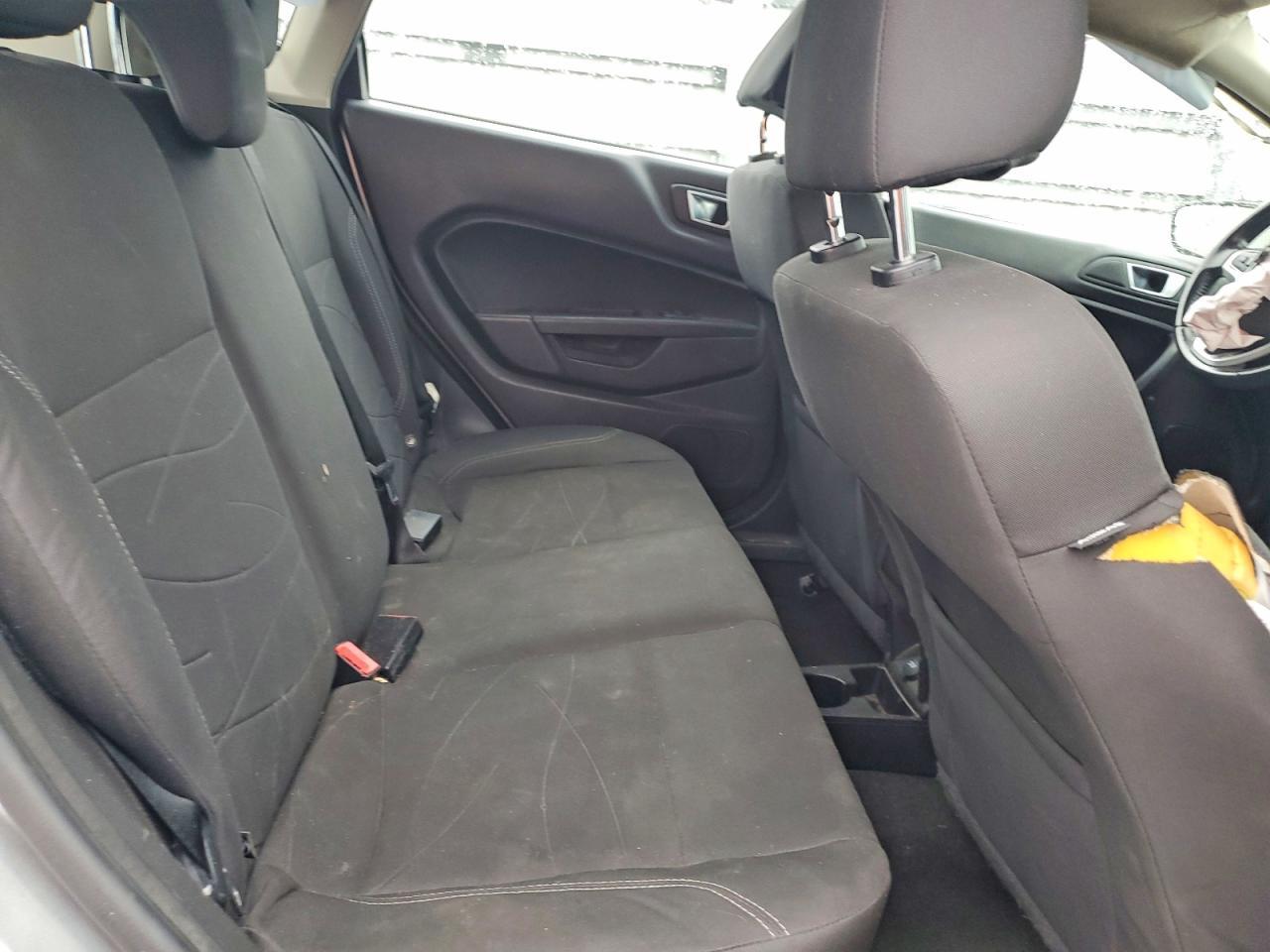 2015 FORD Fiesta
