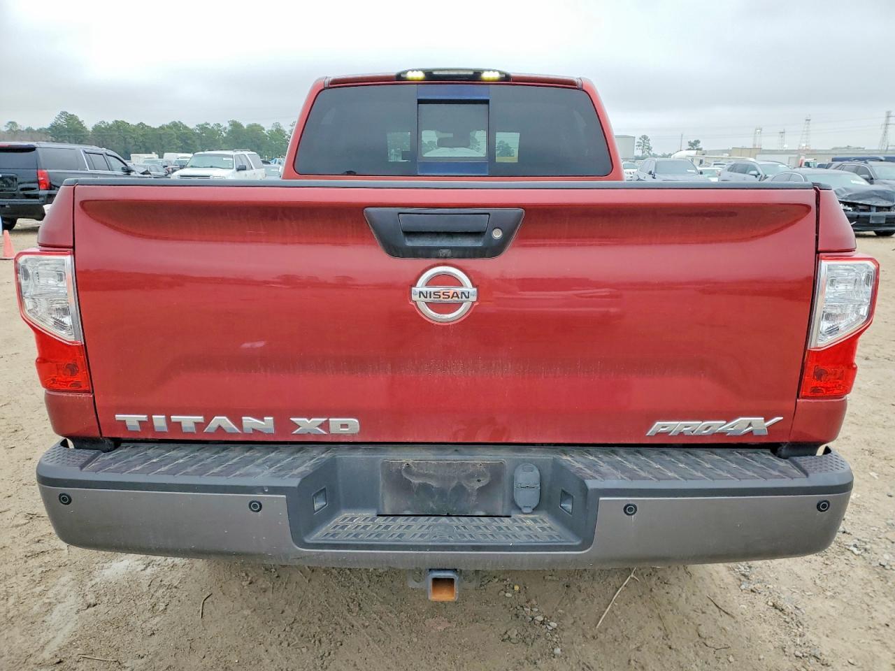 2016 NISSAN Titan