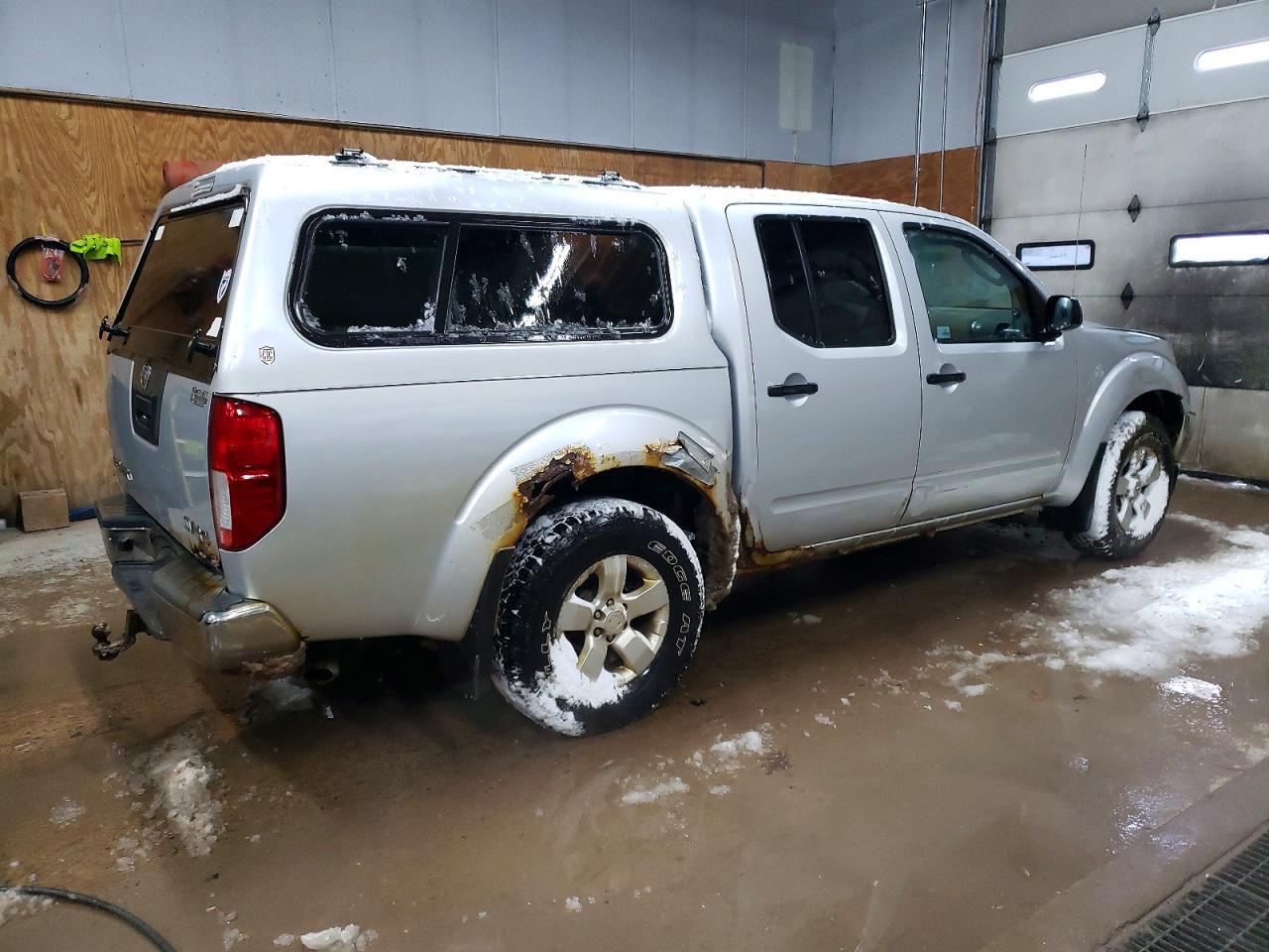 2011 NISSAN Frontier