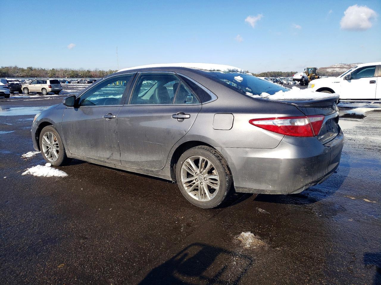 2016 TOYOTA CAMRY