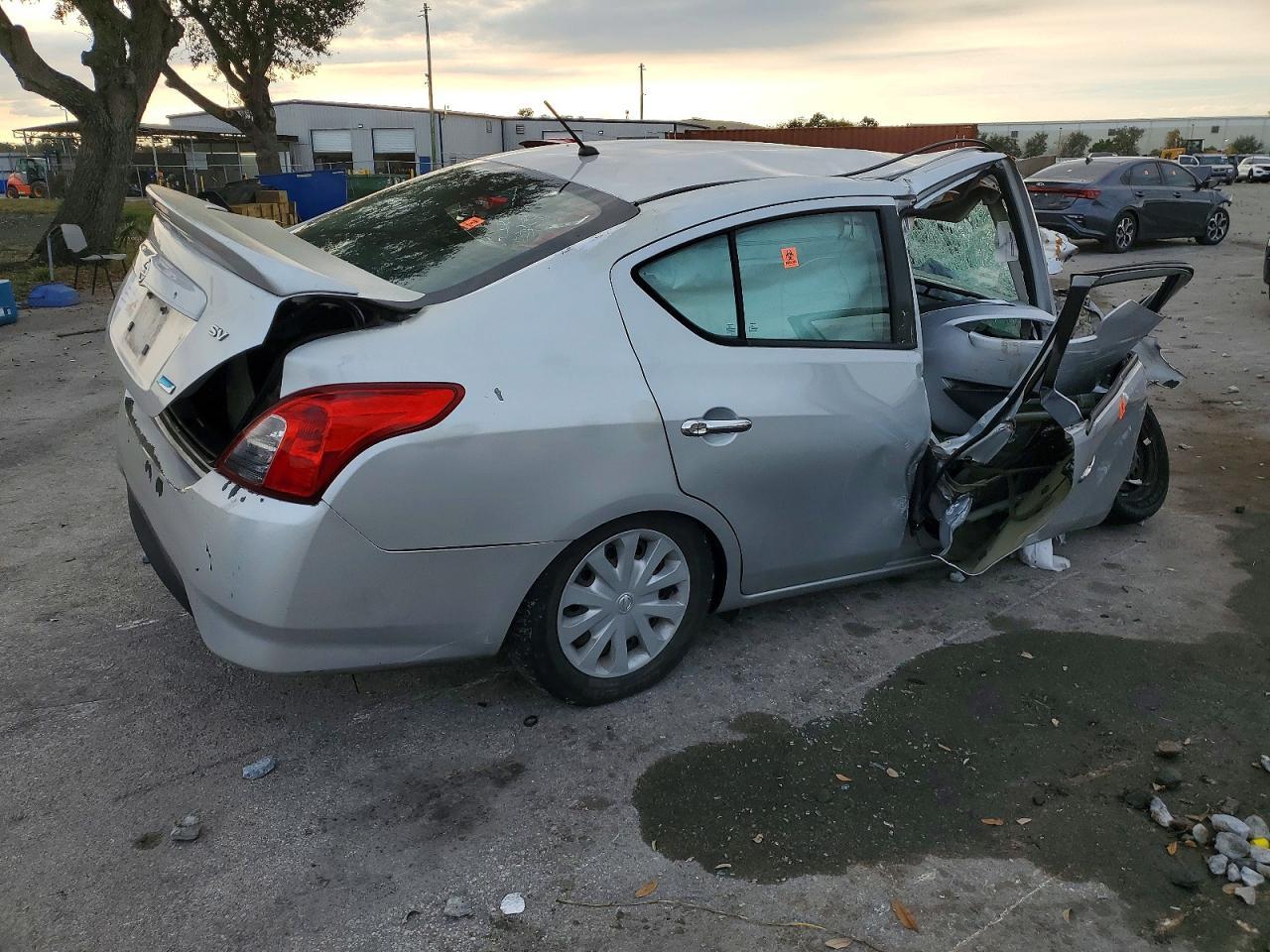 2019 NISSAN VERSA