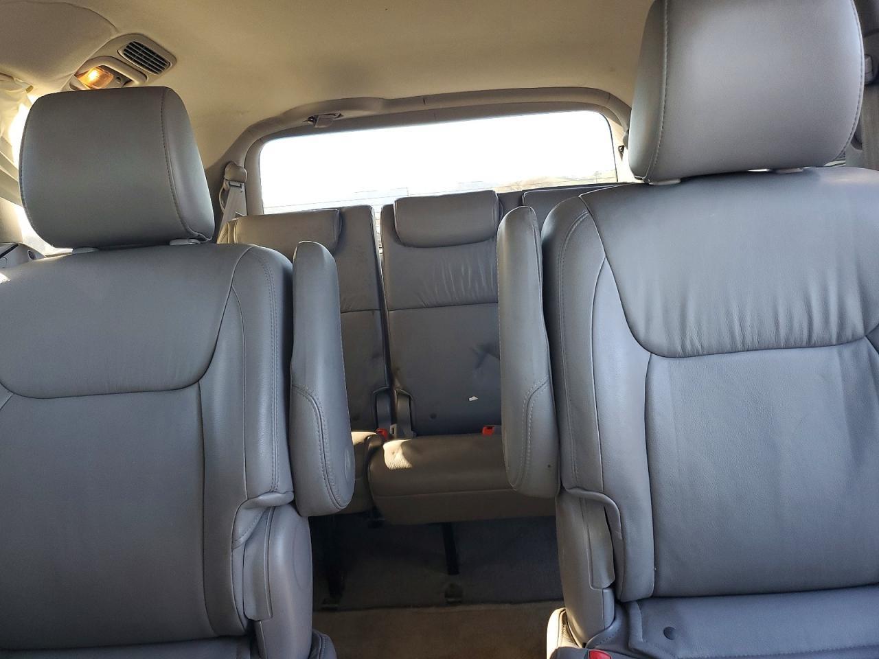 2009 TOYOTA SIENNA