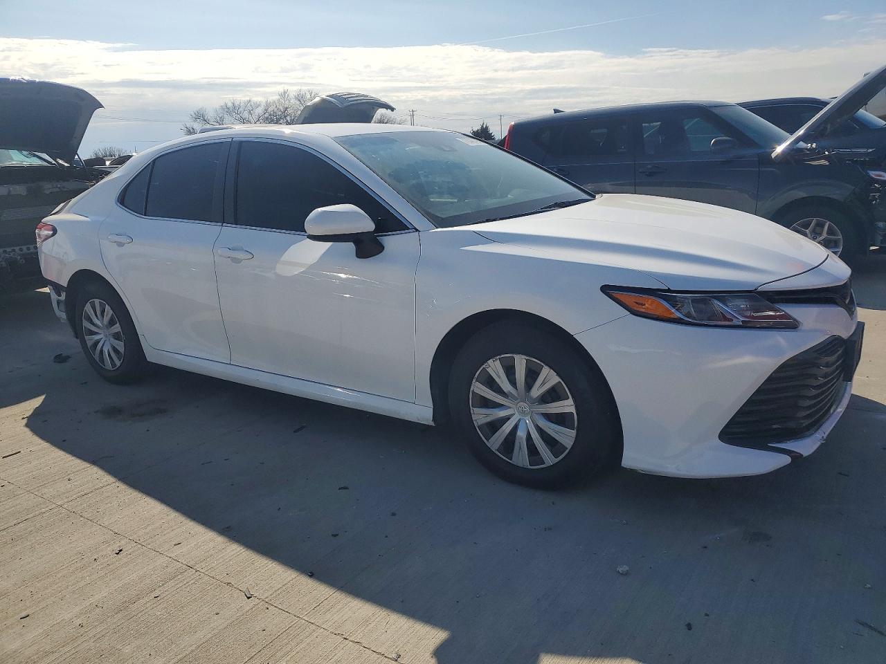 2018 TOYOTA CAMRY