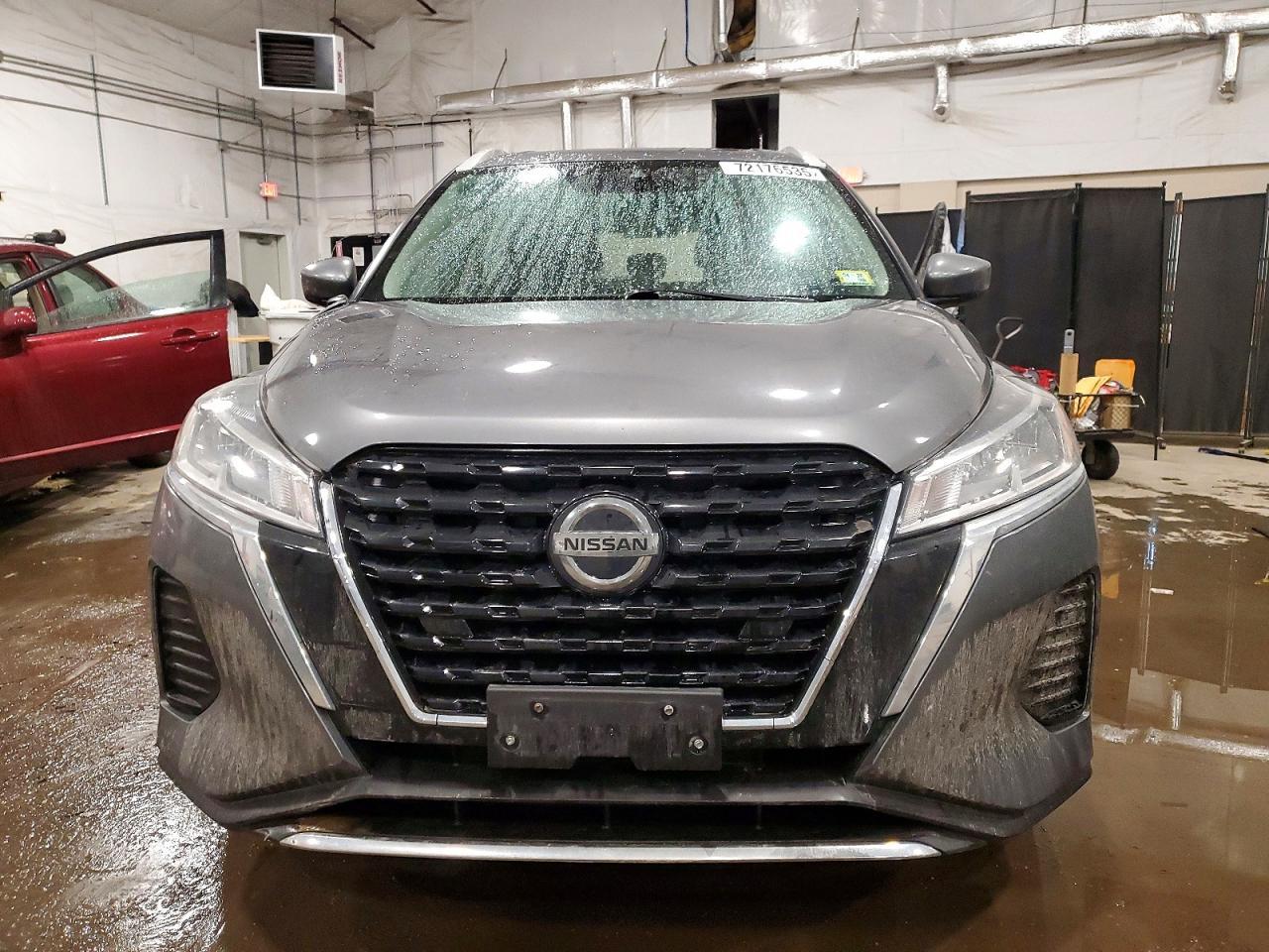 2021 NISSAN KICKS