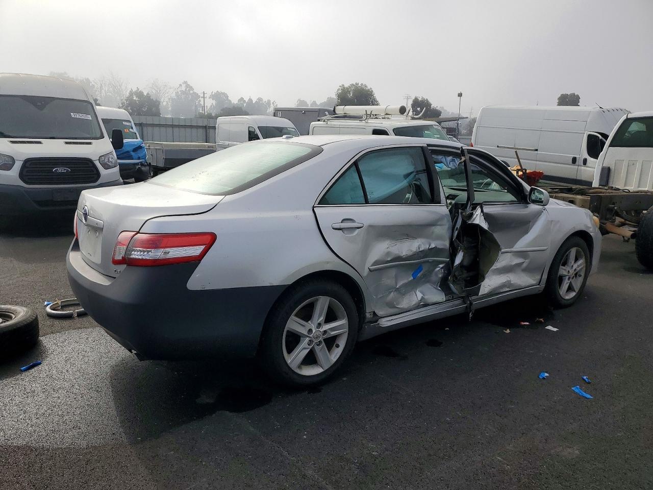 2011 TOYOTA CAMRY