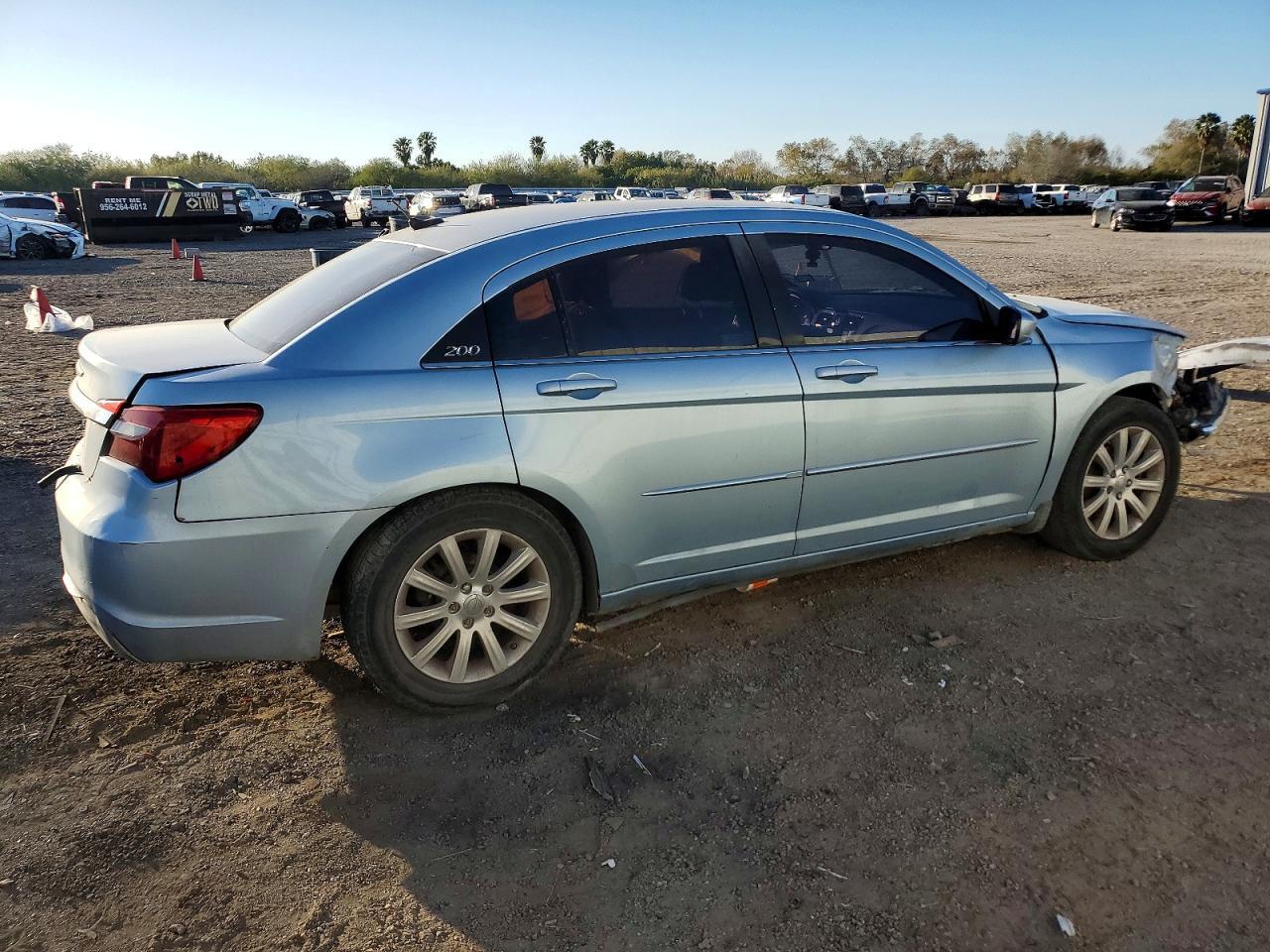 2013 CHRYSLER 200