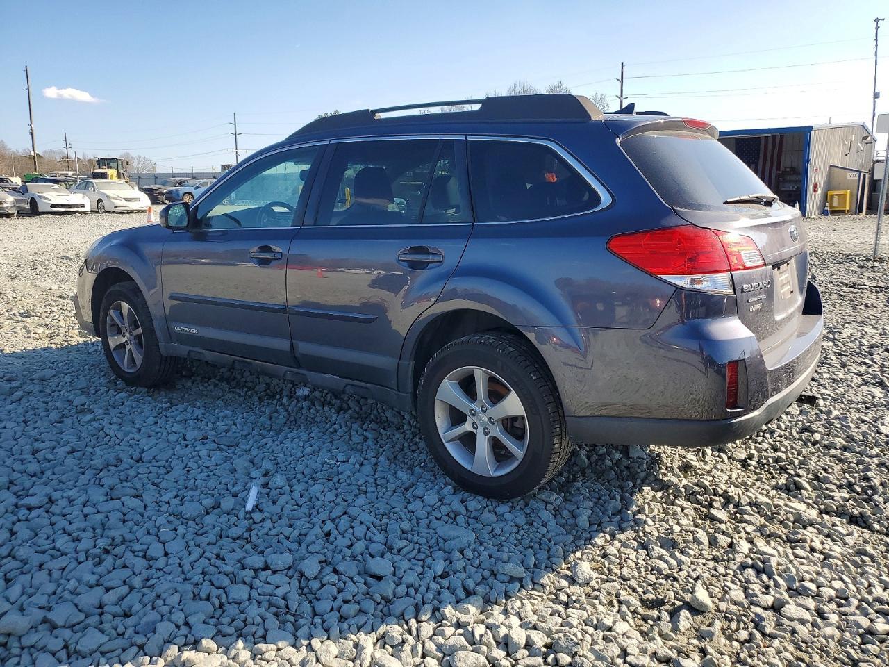 2014 SUBARU Outback