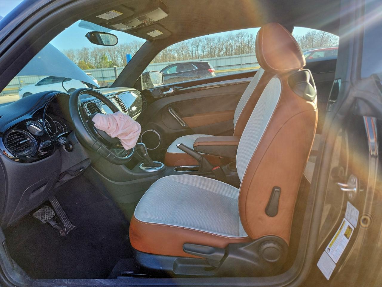 2016 VOLKSWAGEN Beetle