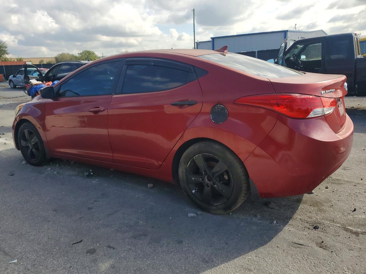 2012 HYUNDAI ELANTRA