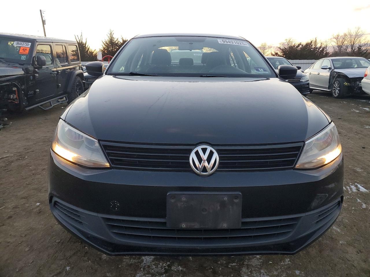 2011 VOLKSWAGEN JETTA