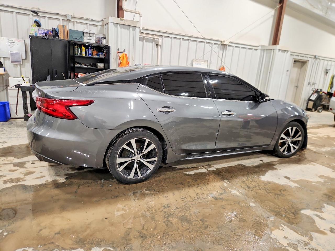 2017 NISSAN Maxima