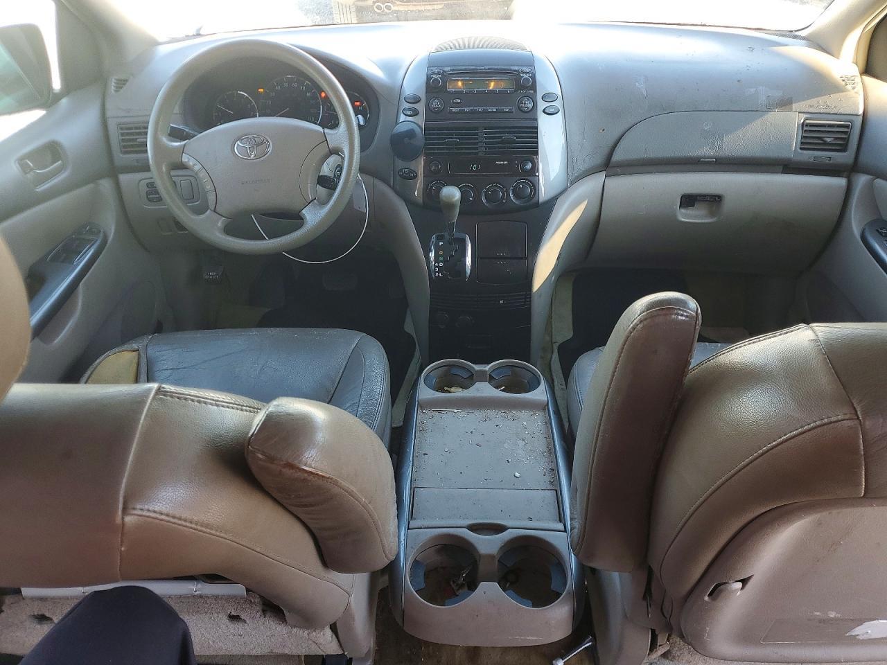 2006 TOYOTA SIENNA