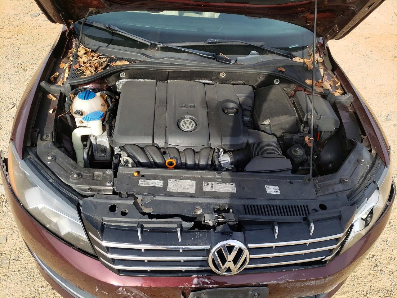 2013 VOLKSWAGEN Passat