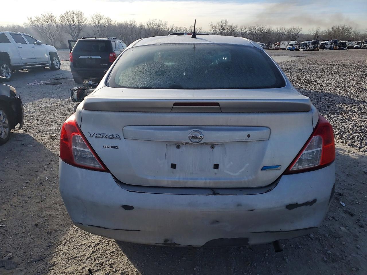 2013 NISSAN VERSA