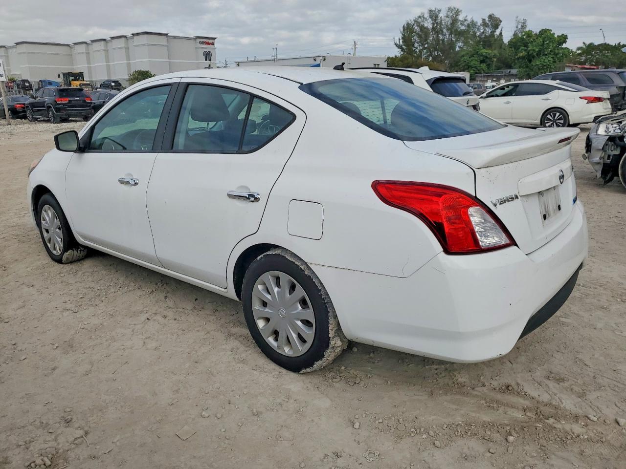 2016 NISSAN VERSA