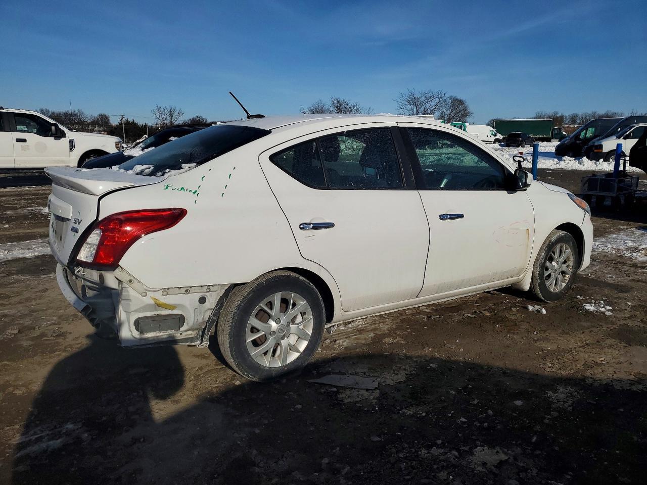 2017 NISSAN VERSA
