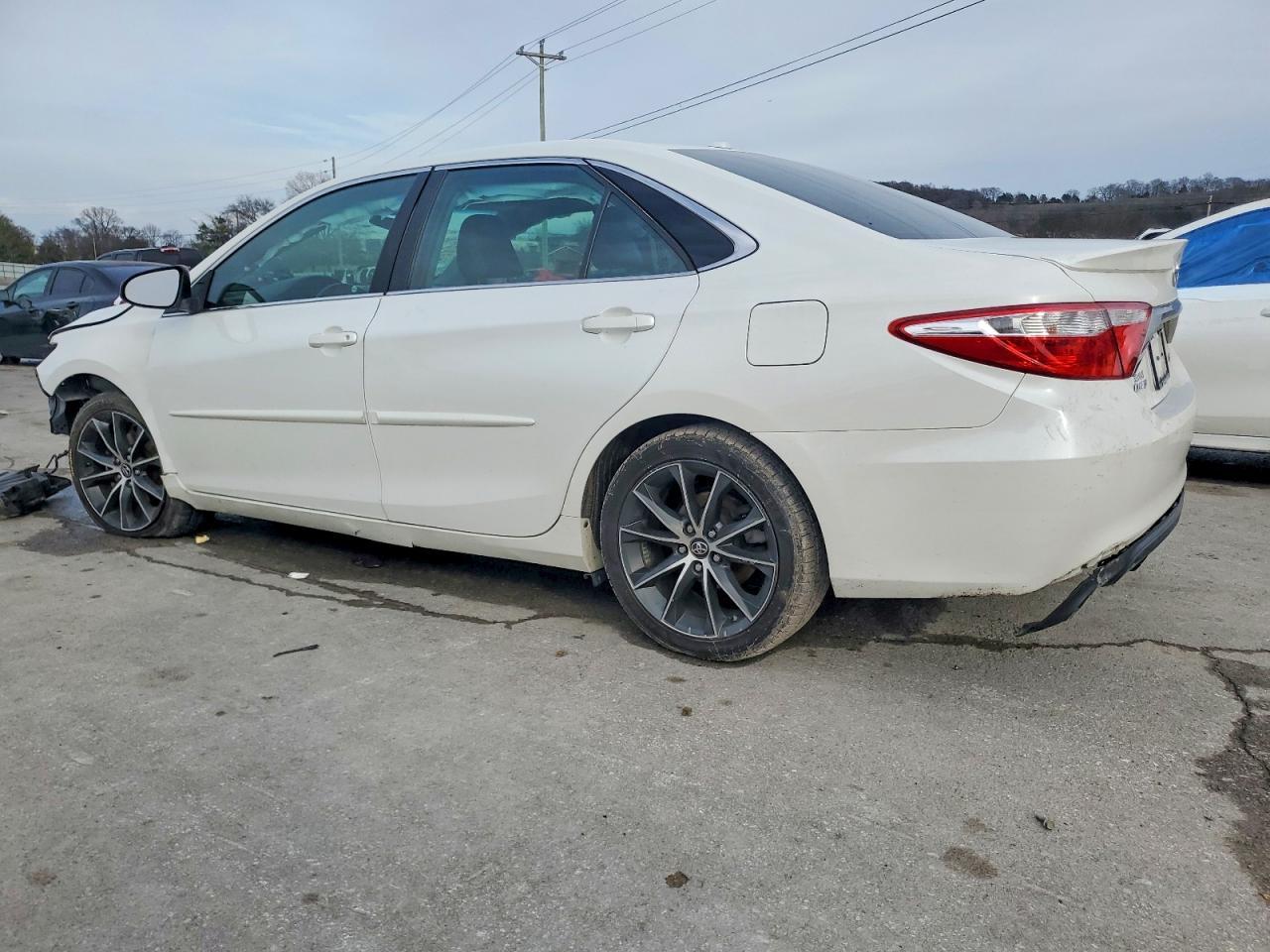 2016 TOYOTA CAMRY