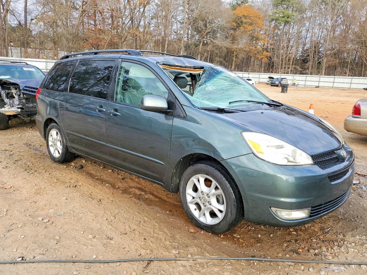 2004 TOYOTA SIENNA
