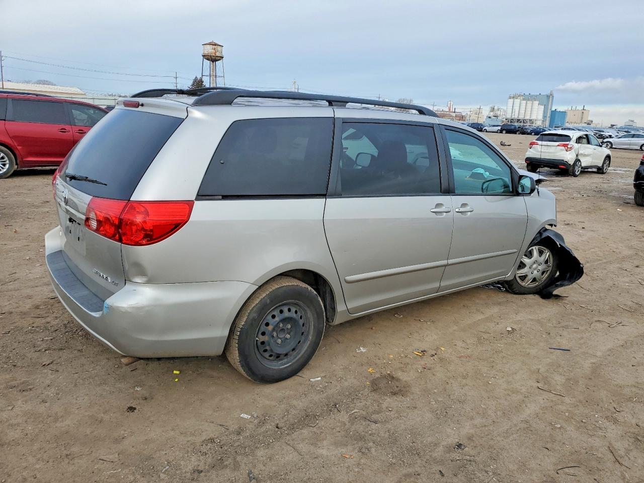 2010 TOYOTA SIENNA