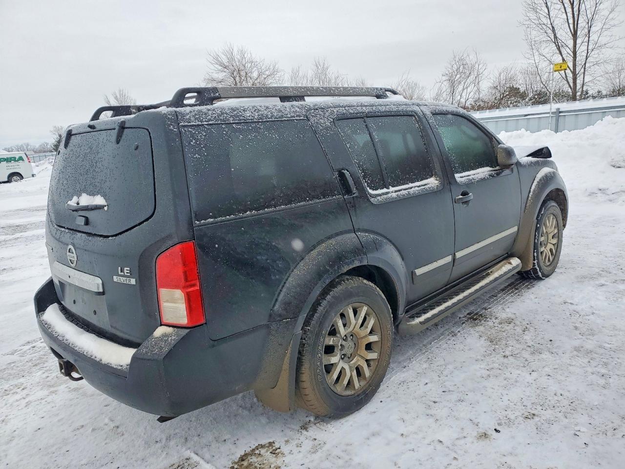 2011 NISSAN PATHFINDER