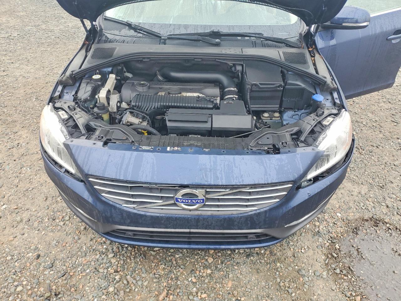 2015 VOLVO S60
