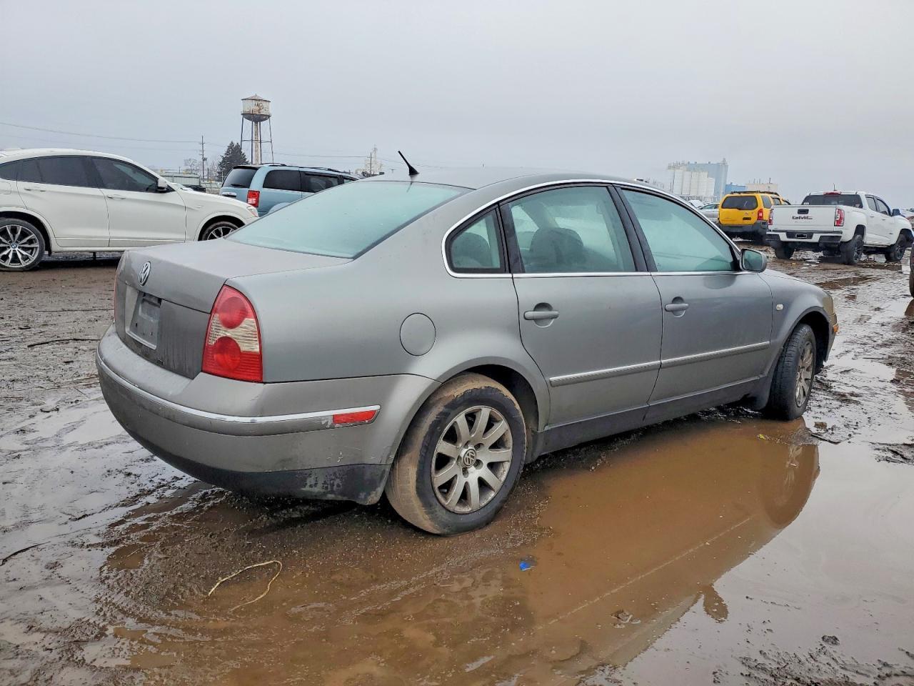 2003 VOLKSWAGEN Passat