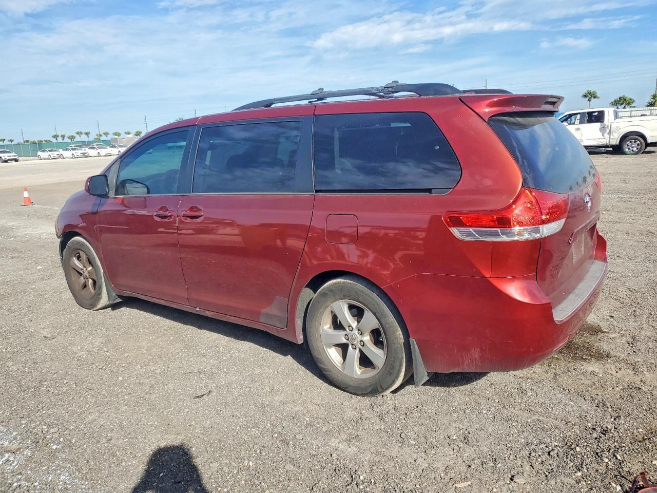2013 TOYOTA SIENNA