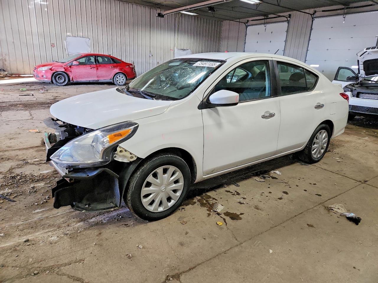 2016 NISSAN VERSA