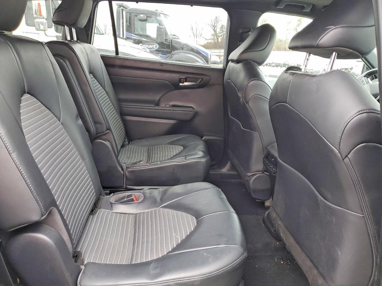 2022 TOYOTA HIGHLANDER