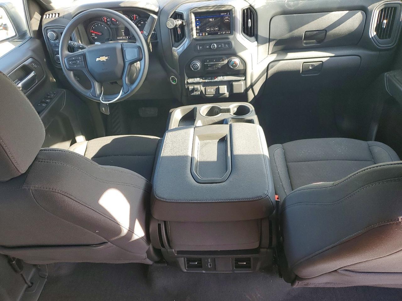 2025 CHEVROLET Silverado