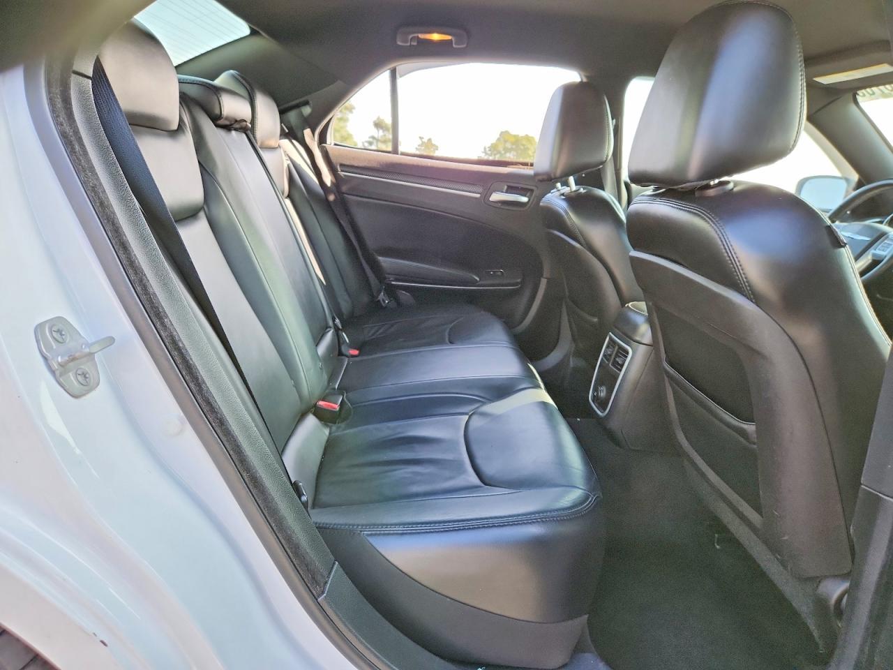 2014 CHRYSLER 300