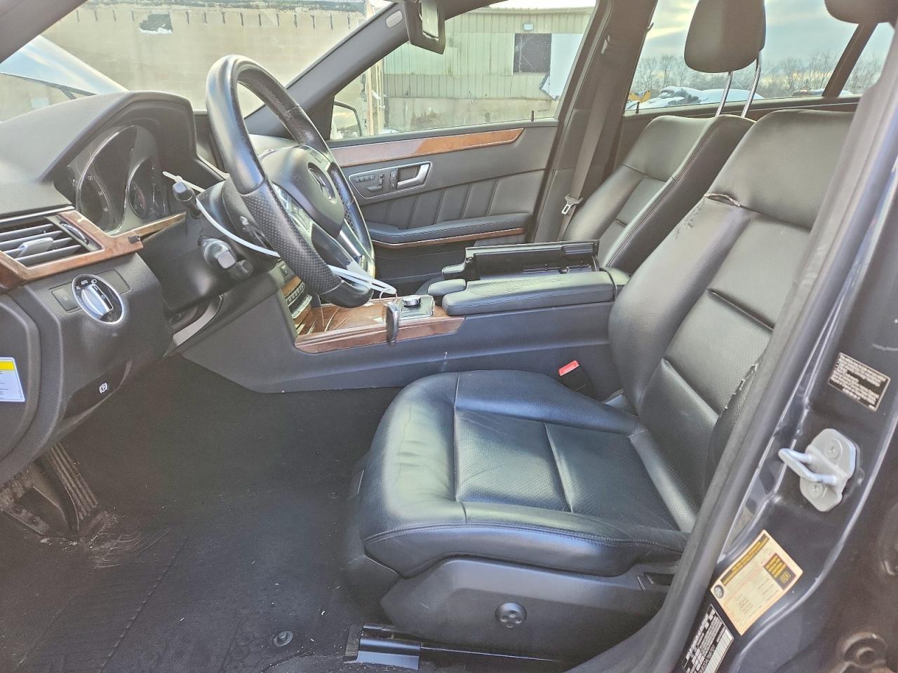 2013 MERCEDES-BENZ E-Class