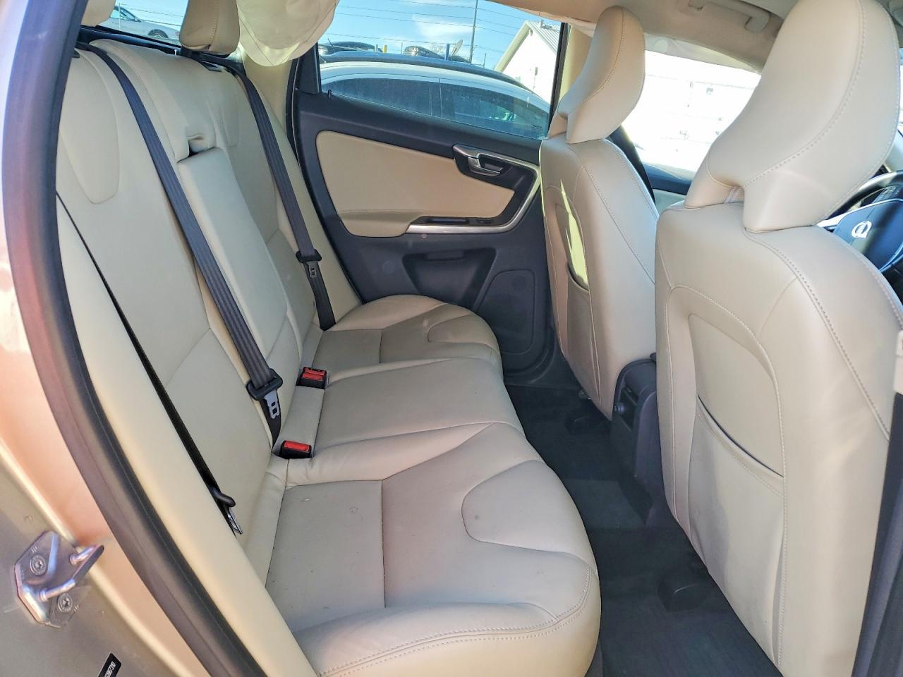 2016 VOLVO XC60
