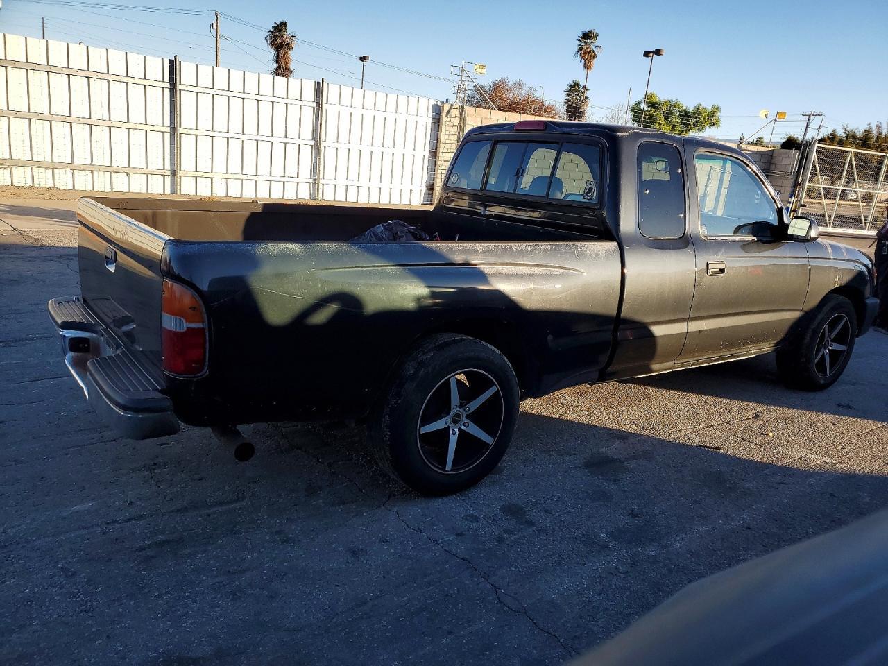 2000 TOYOTA TACOMA