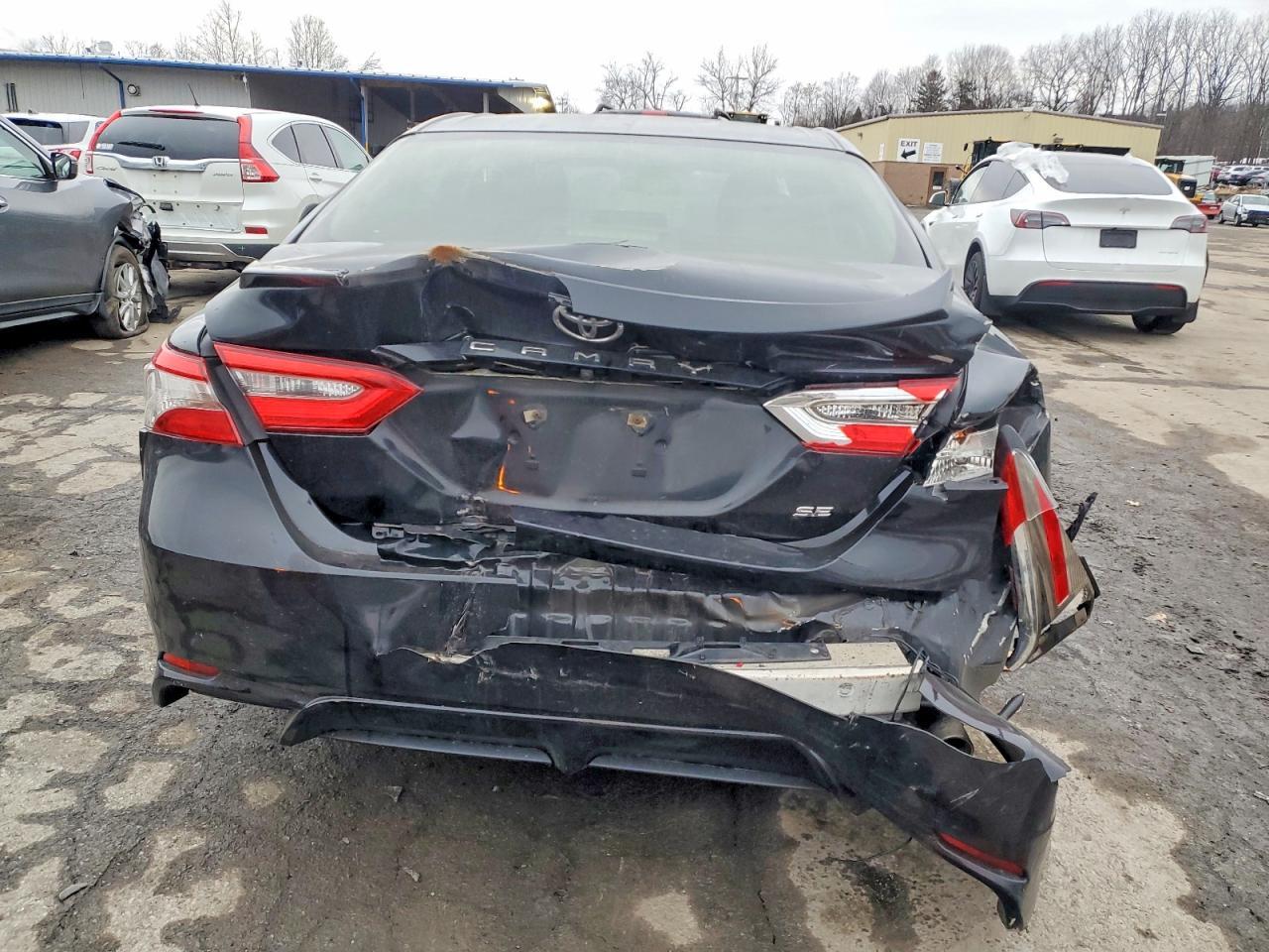 2018 TOYOTA CAMRY