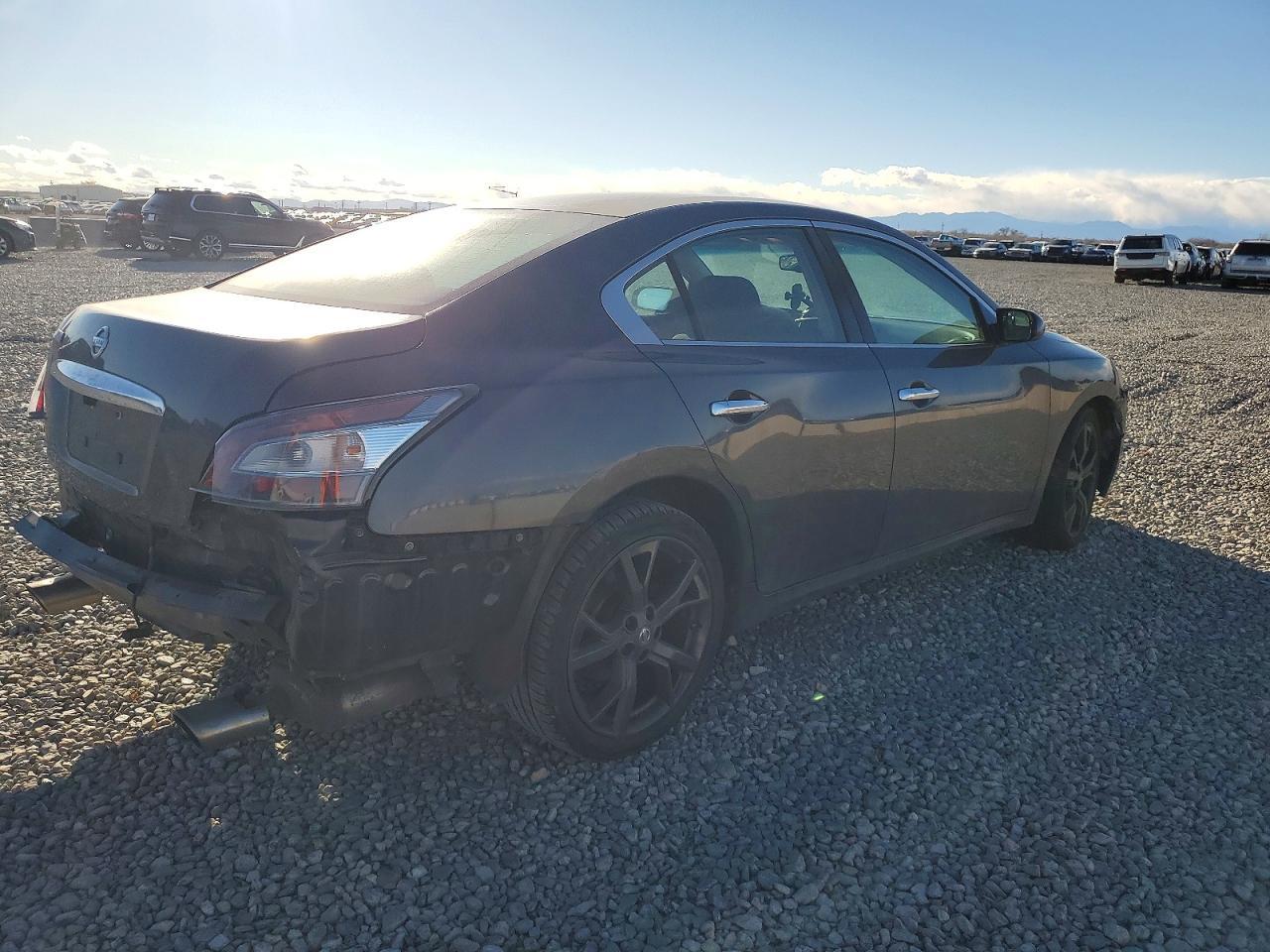 2012 NISSAN Maxima