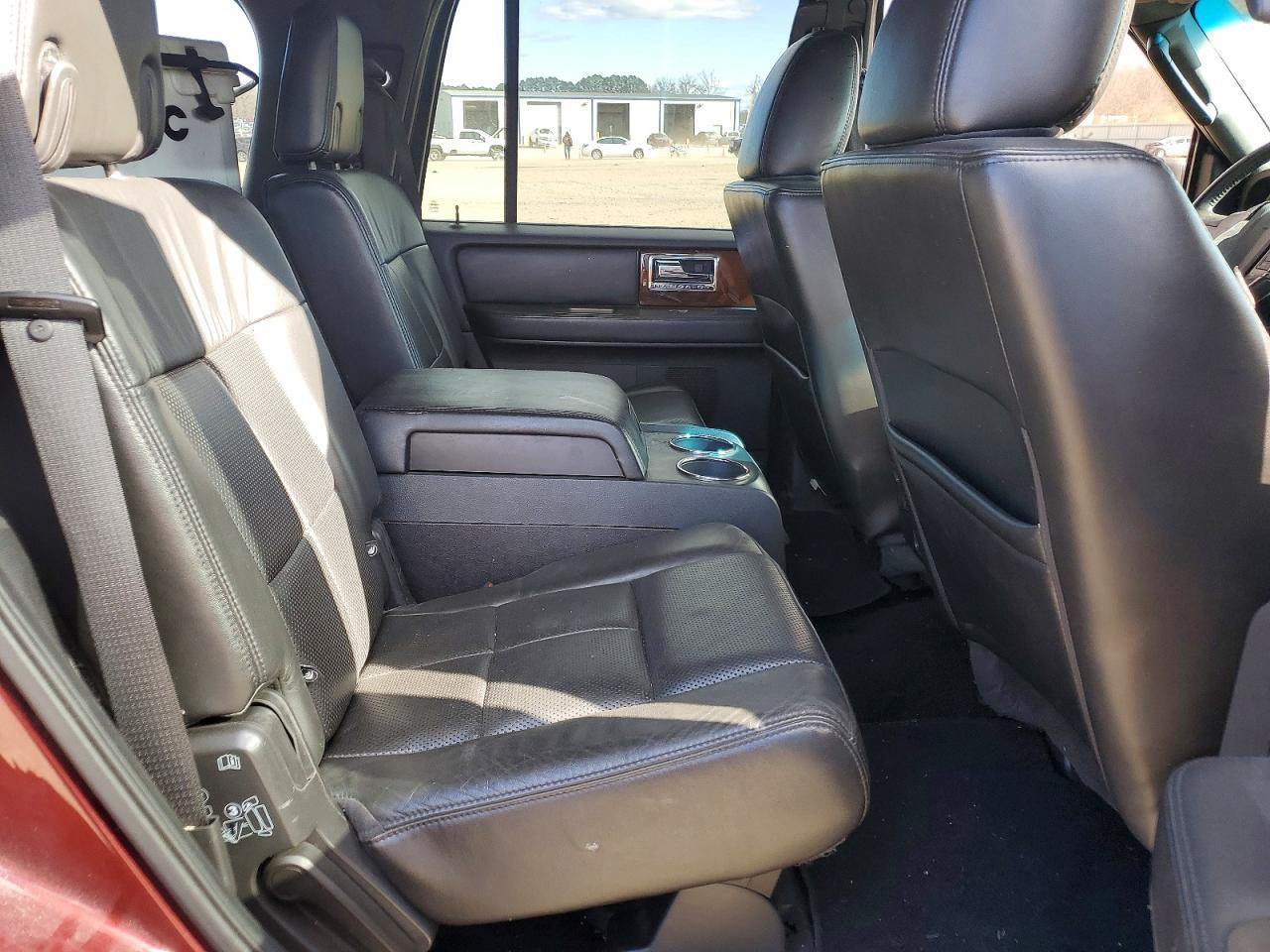 2012 Lincoln Townhouse Navigator