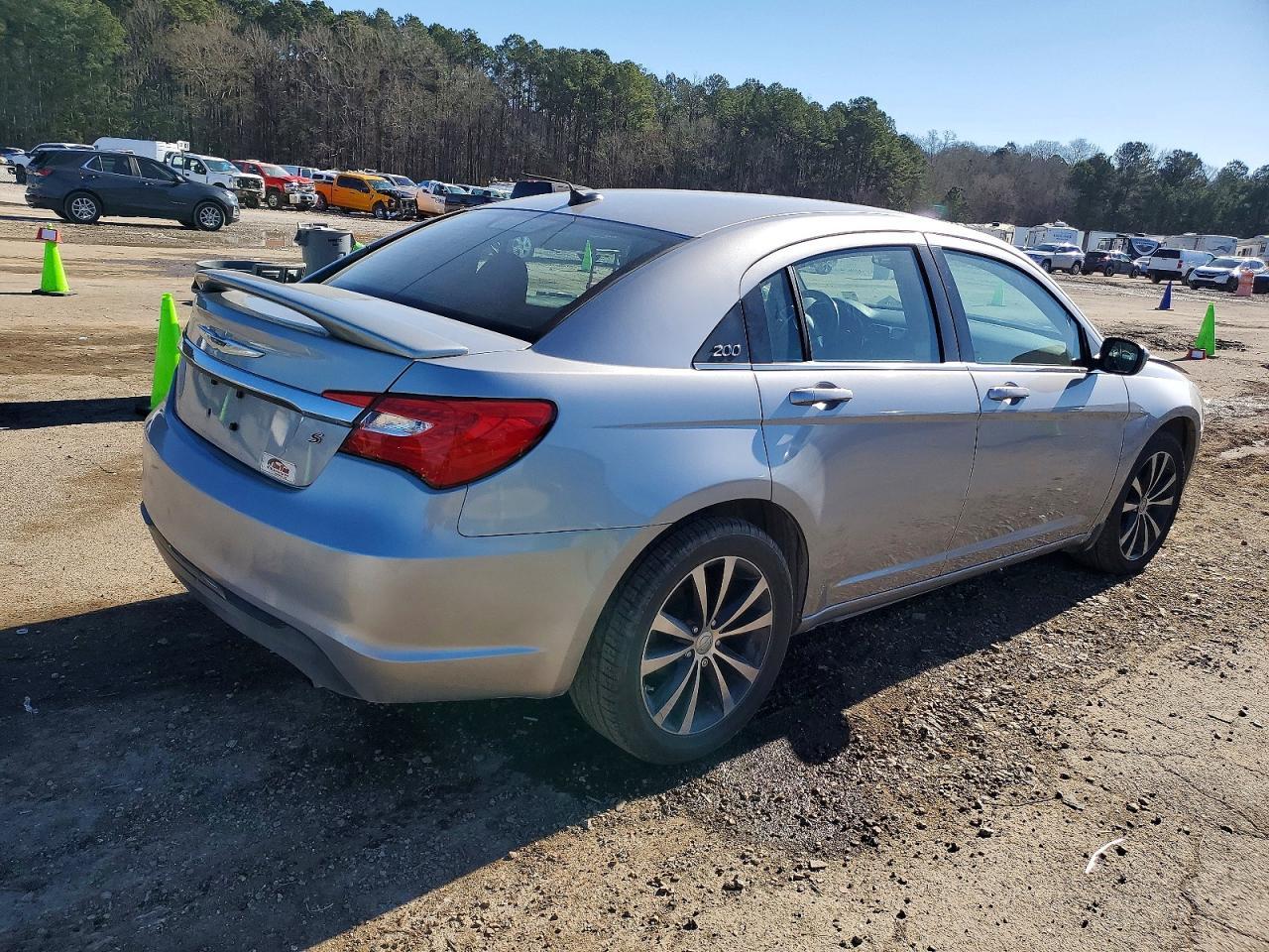2013 CHRYSLER 200