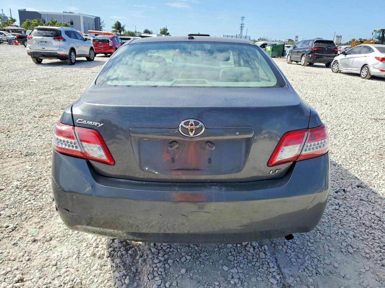 2011 TOYOTA CAMRY