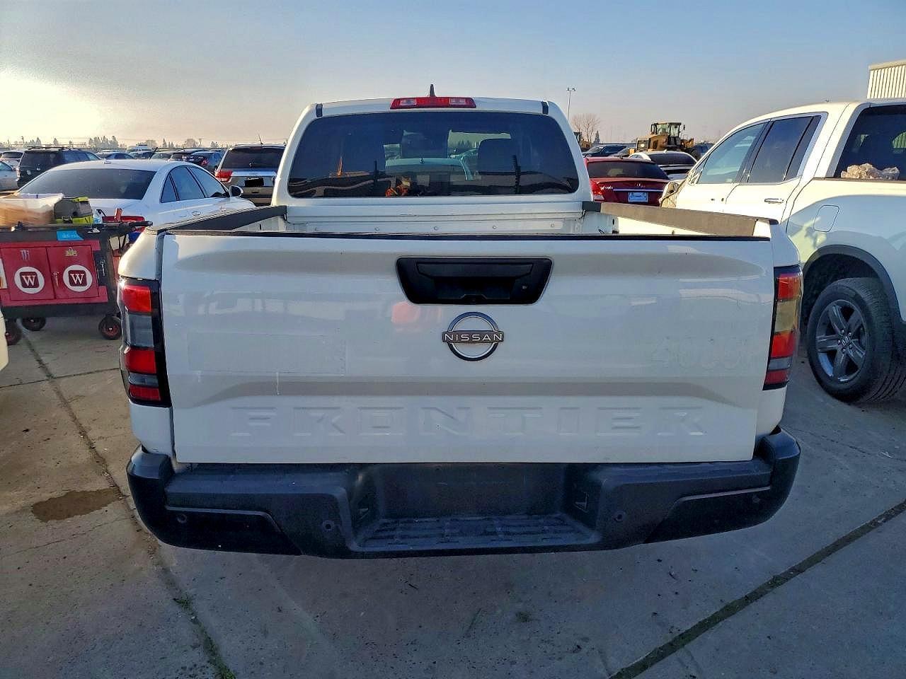 2023 NISSAN Frontier