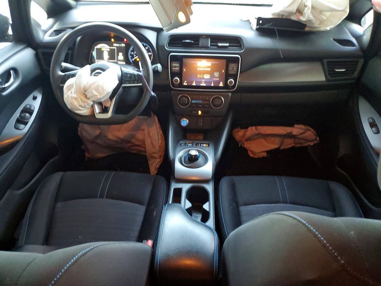 2021 NISSAN LEAF