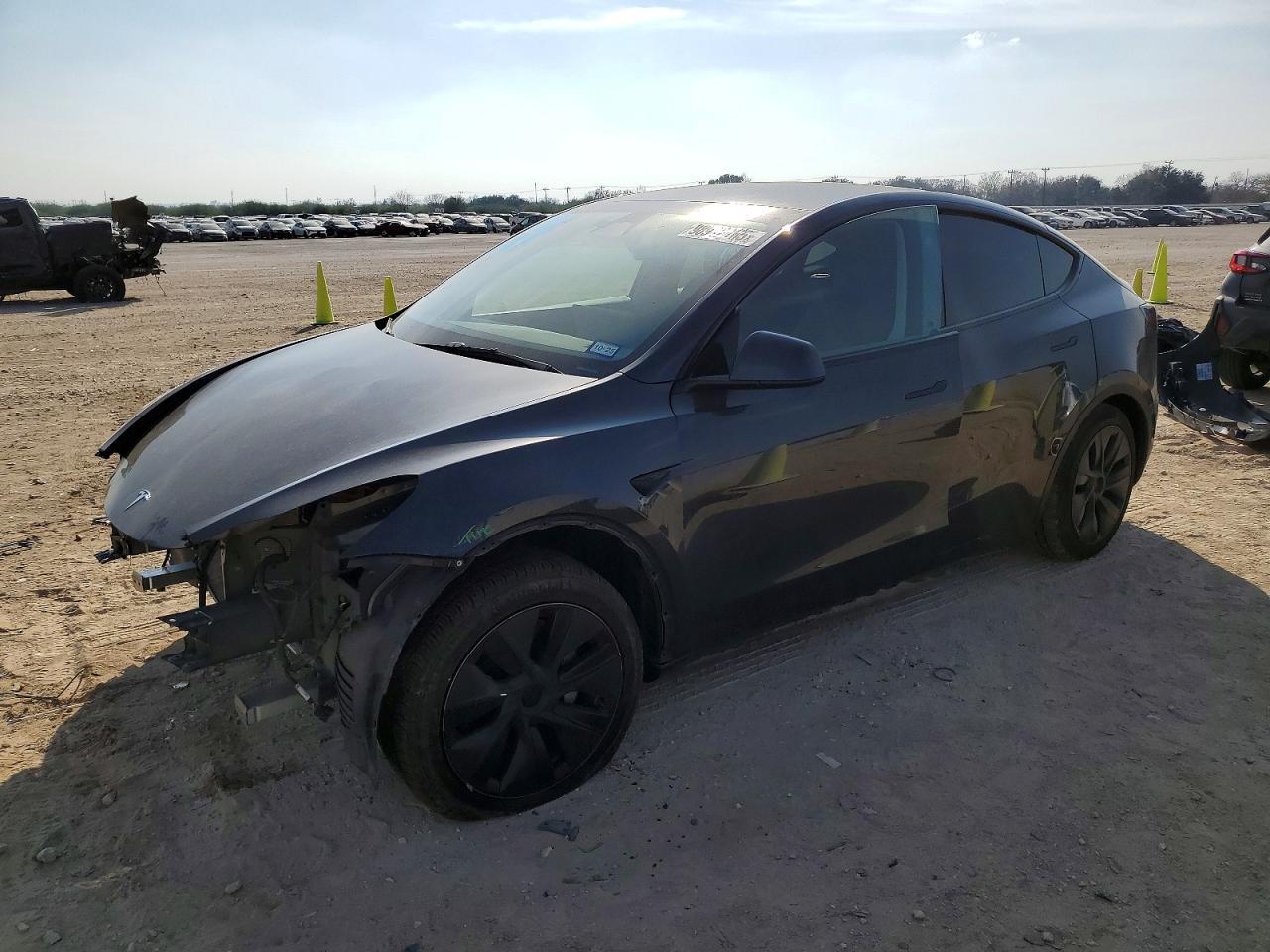 2025 TESLA MODEL Y