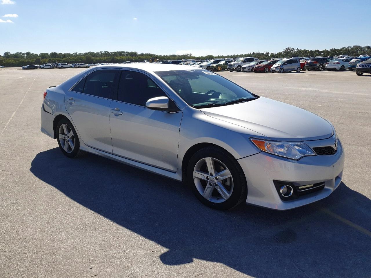2014 TOYOTA CAMRY