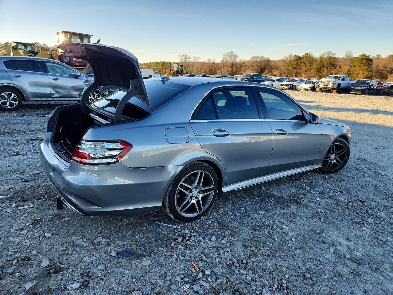 2014 MERCEDES-BENZ E-Class