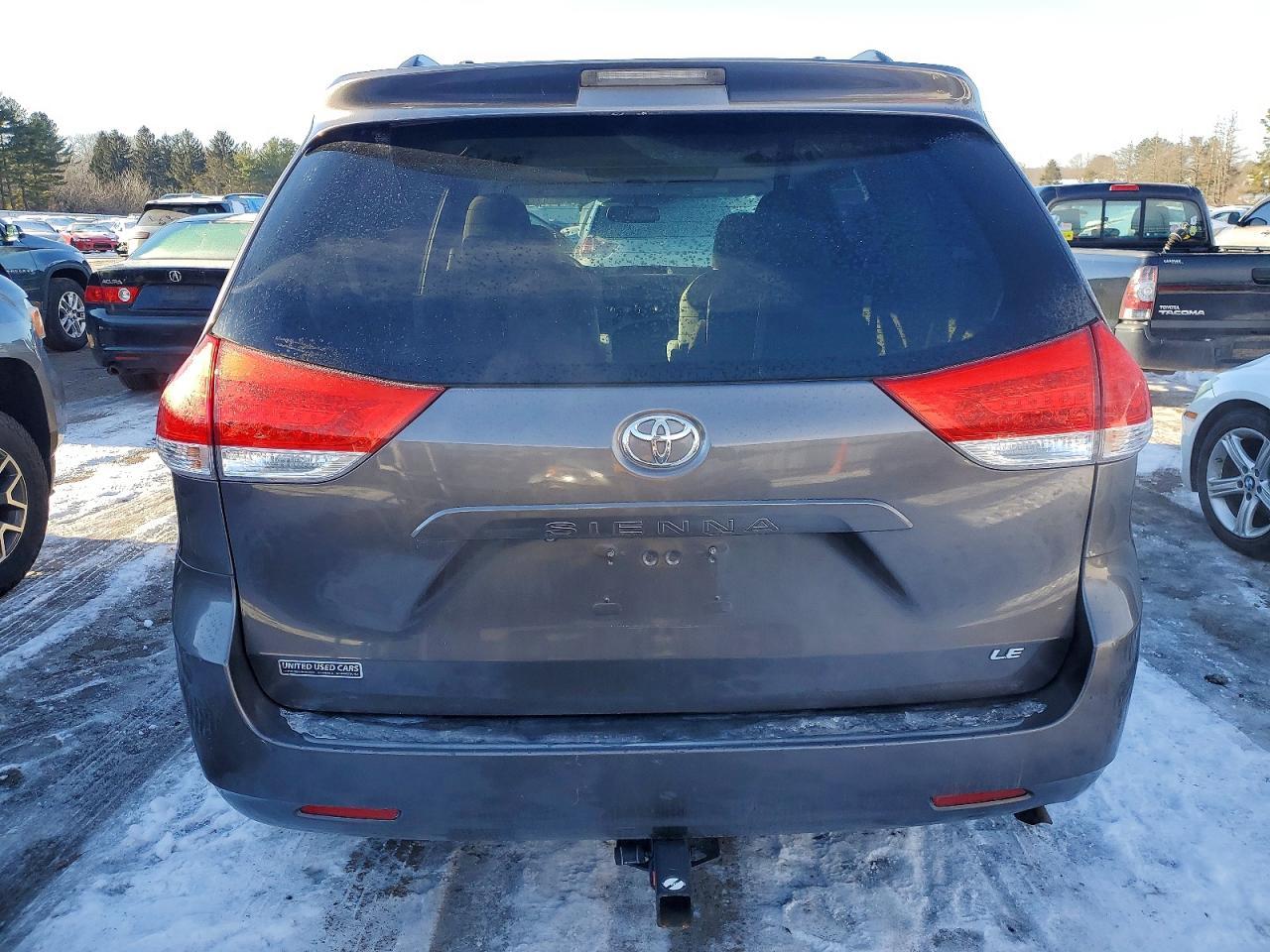 2012 TOYOTA SIENNA