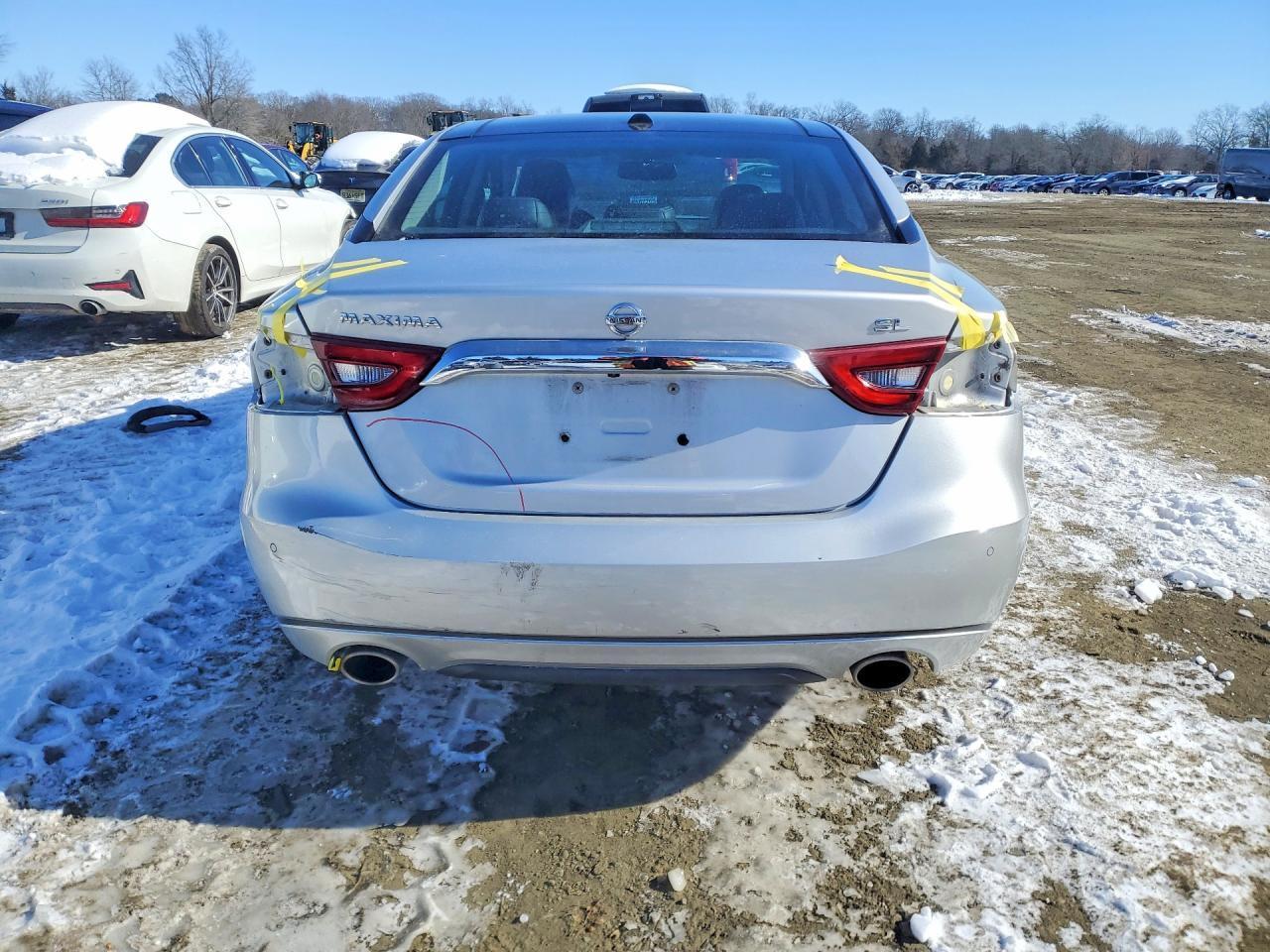 2017 NISSAN Maxima