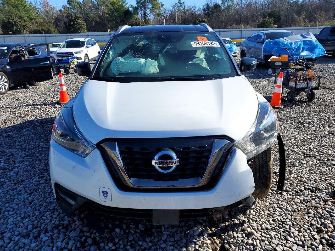 2020 NISSAN KICKS