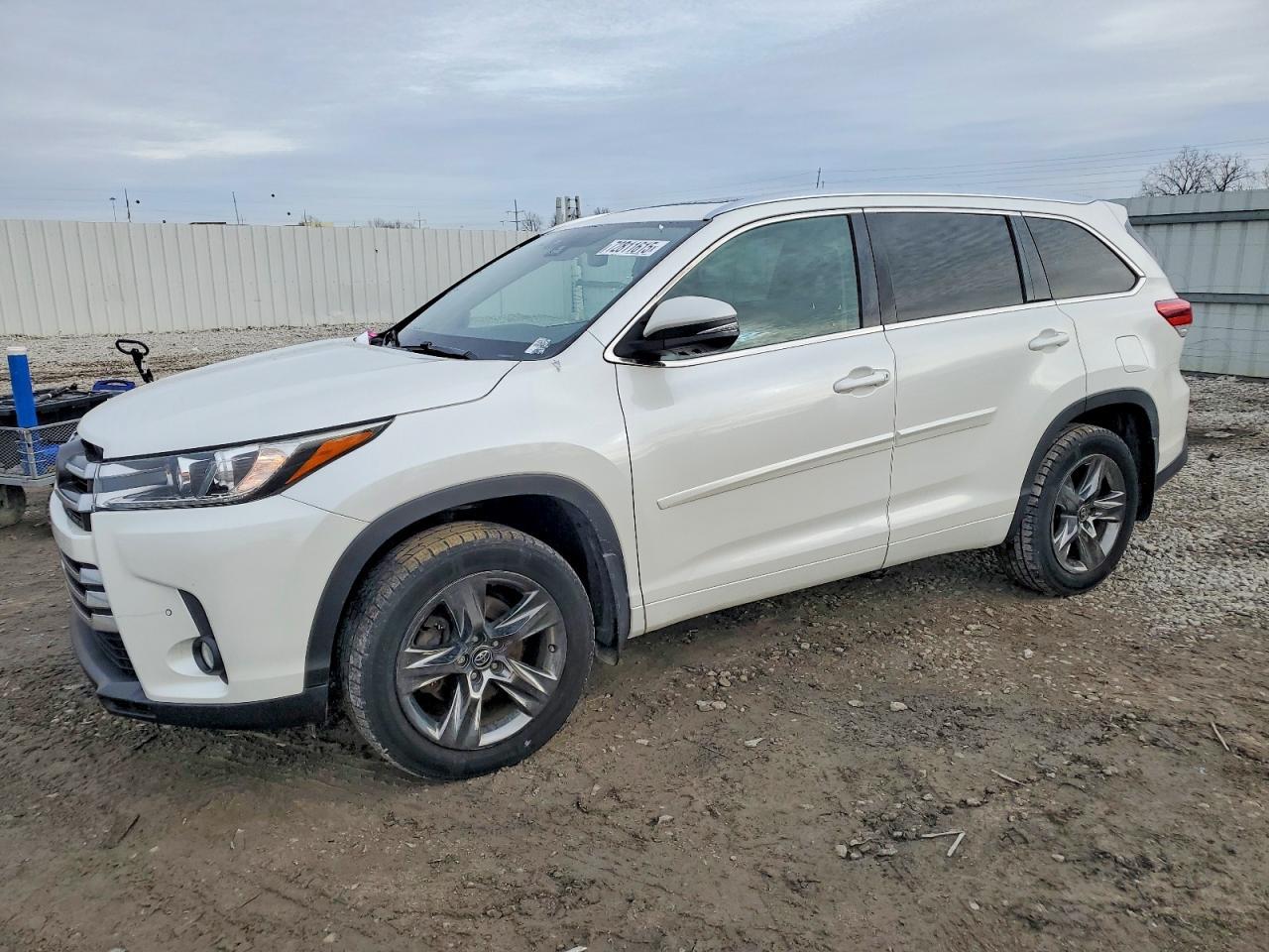 2017 TOYOTA HIGHLANDER
